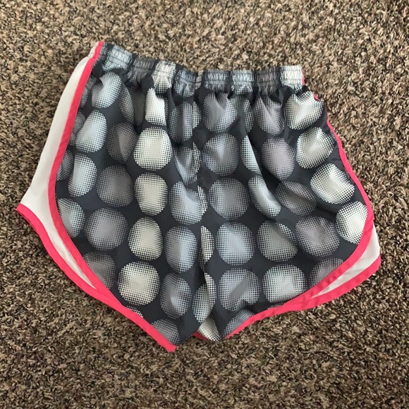 Nike Running Shorts - Picture 2 of 3